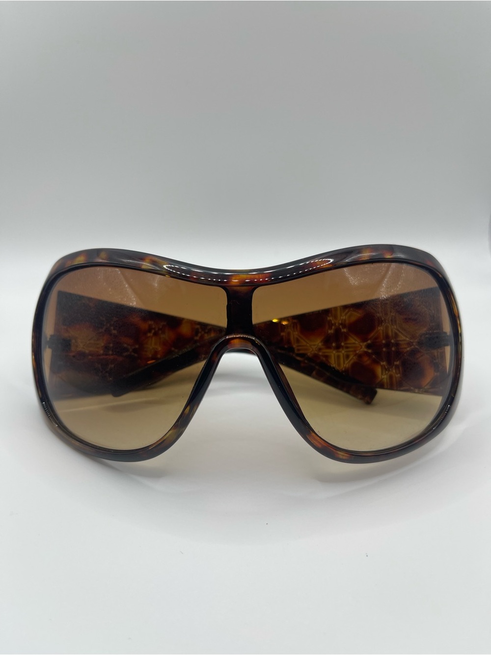 Womenβs Oversized Tortoiseshell Sunglasses - Brown Lenses